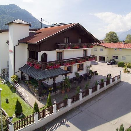 Gasthof Pension Alpenblick Radfeld Bagian luar foto