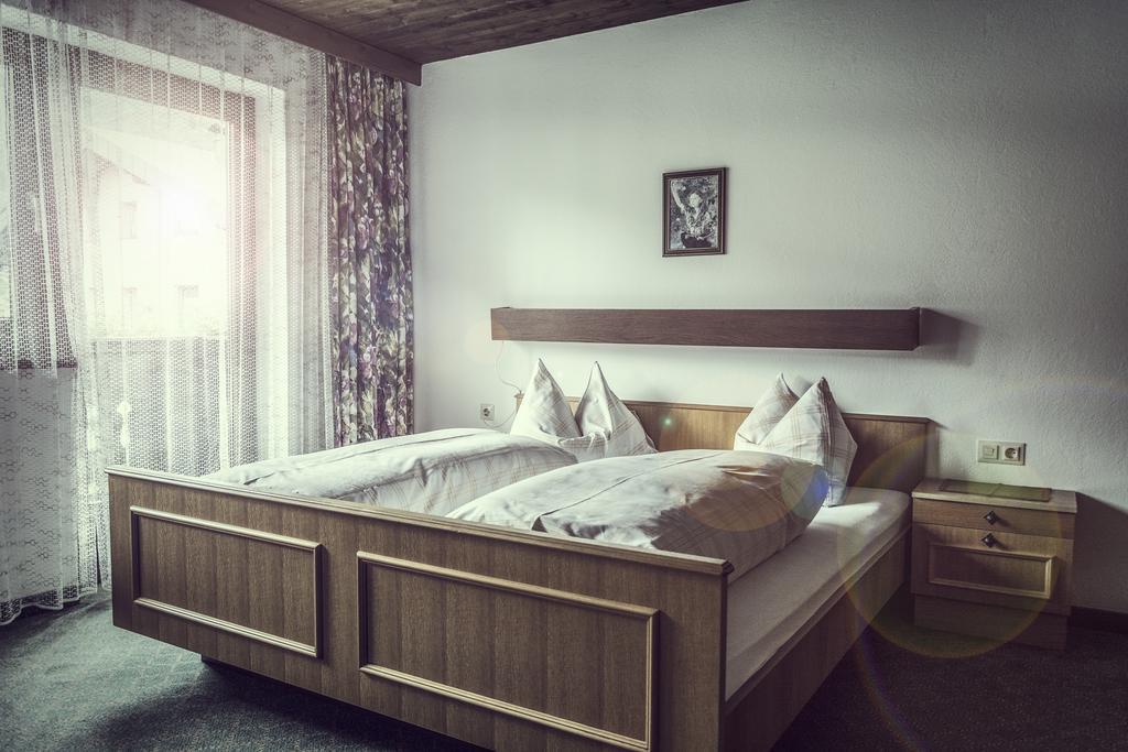 Gasthof Pension Alpenblick Radfeld Ruang foto