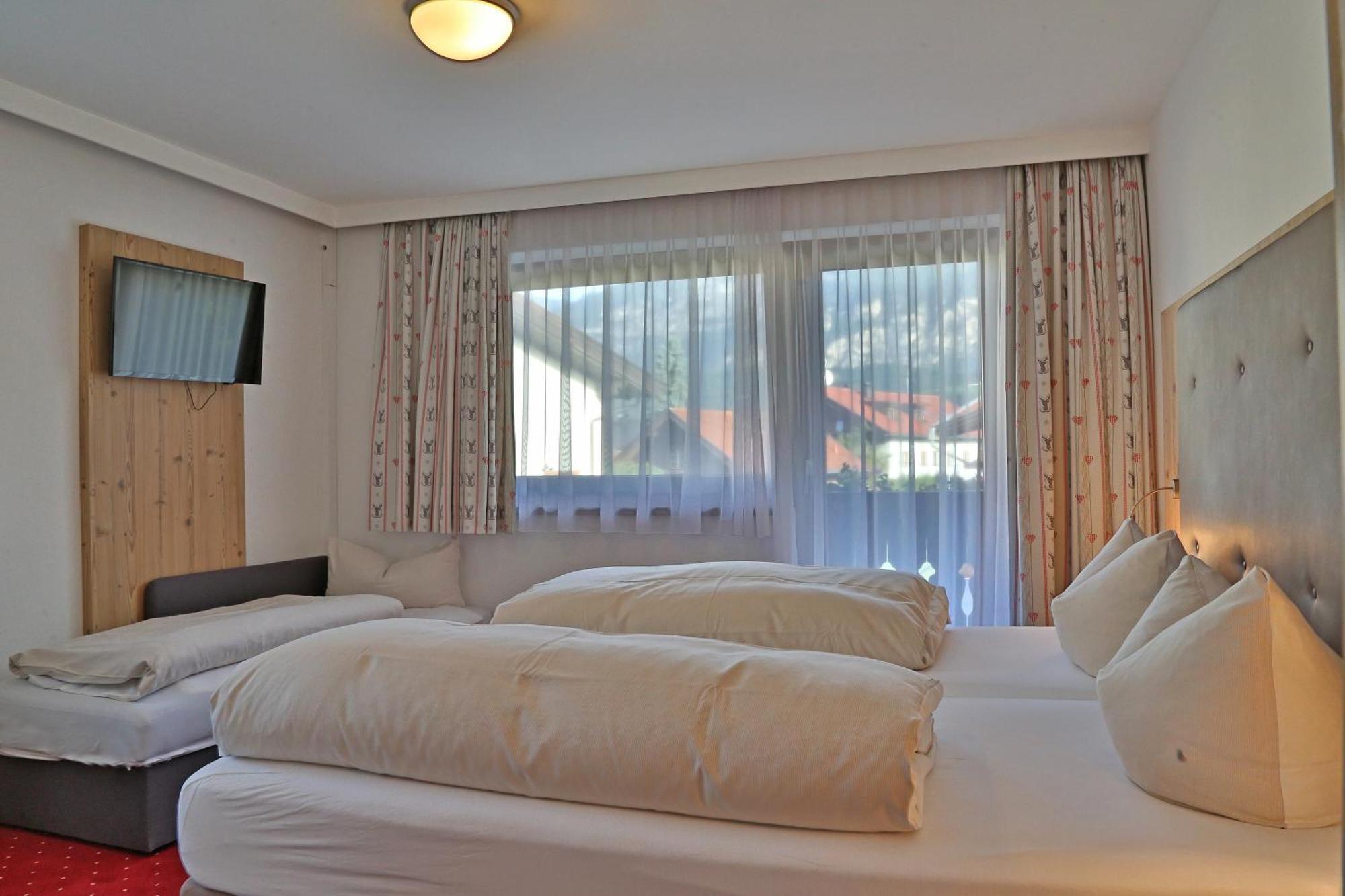 Gasthof Pension Alpenblick Radfeld Bagian luar foto