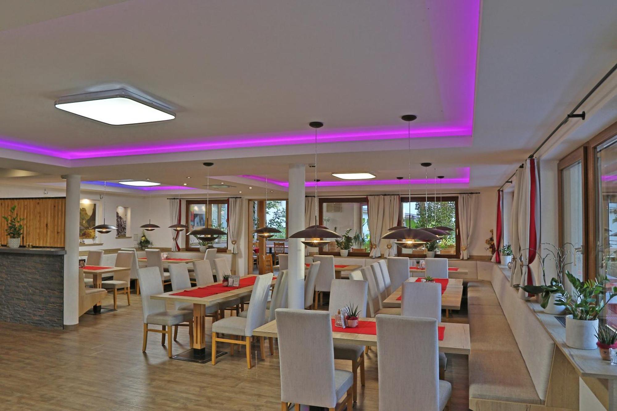 Gasthof Pension Alpenblick Radfeld Bagian luar foto