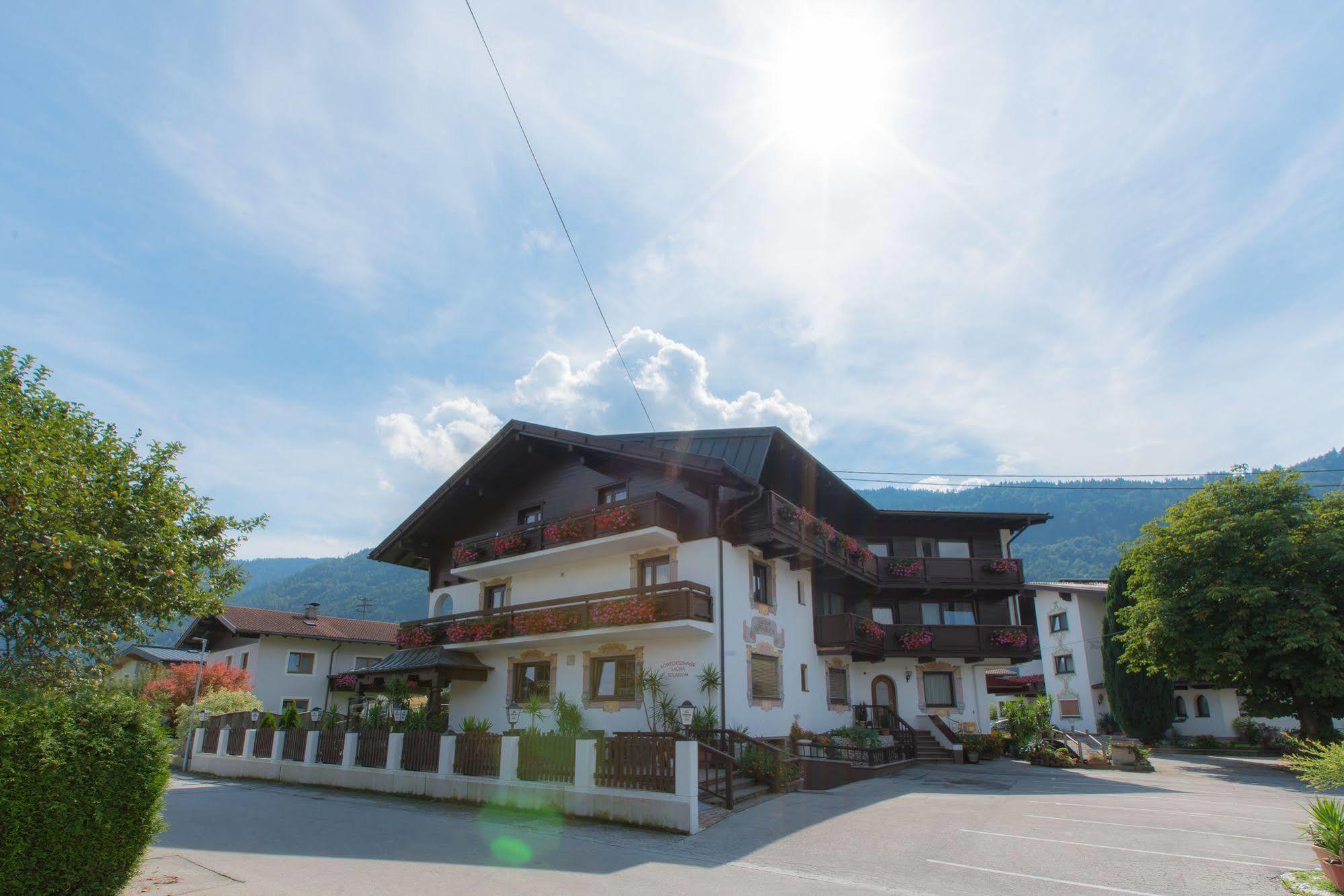 Gasthof Pension Alpenblick Radfeld Bagian luar foto