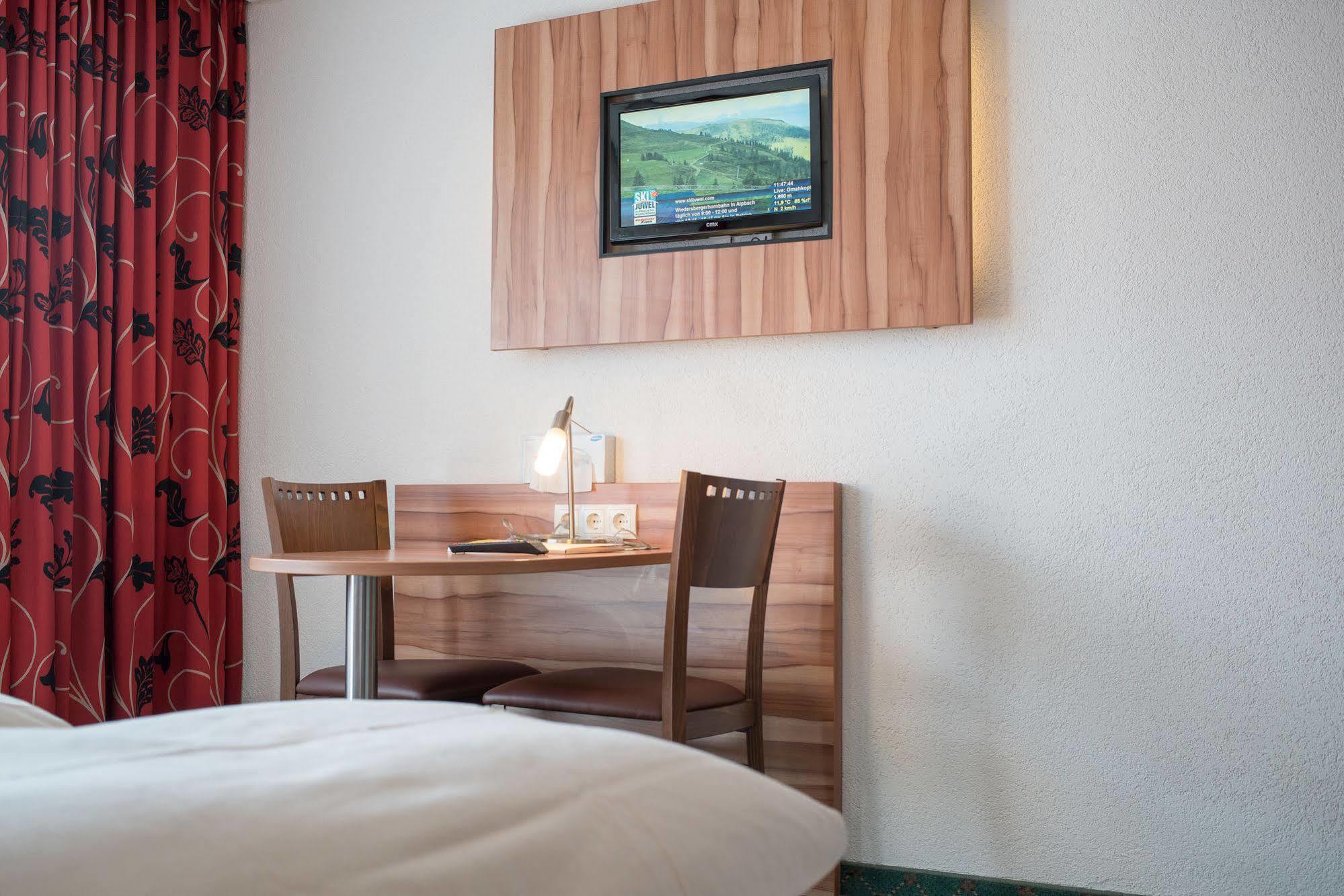 Gasthof Pension Alpenblick Radfeld Bagian luar foto